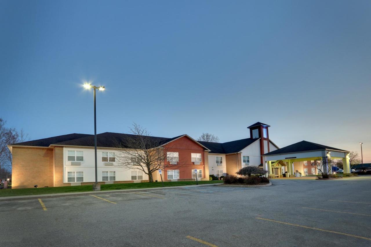 Holiday Inn Express & Suites Bad Axe, An Ihg Hotel Exterior photo